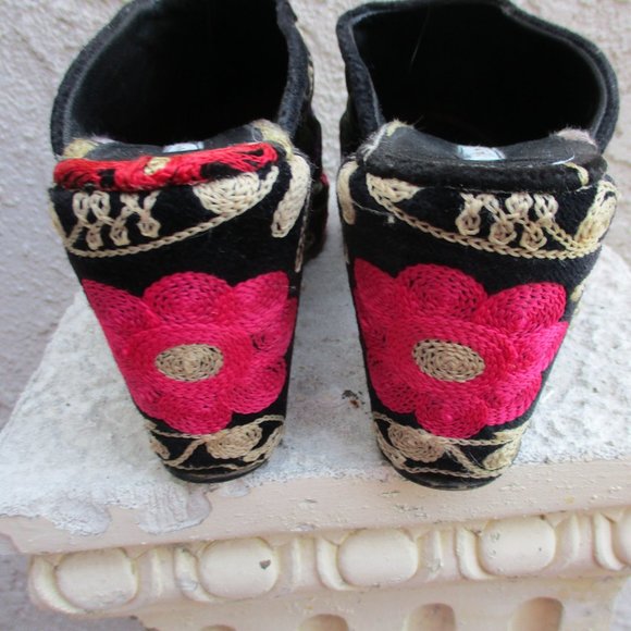 JULIE MILES ~ EMBROIDERED SLIDES / SHOES / WEDGE ~ 8 / 8.5 ~ AMAZING DETAIL!!!!! - Picture 6 of 14